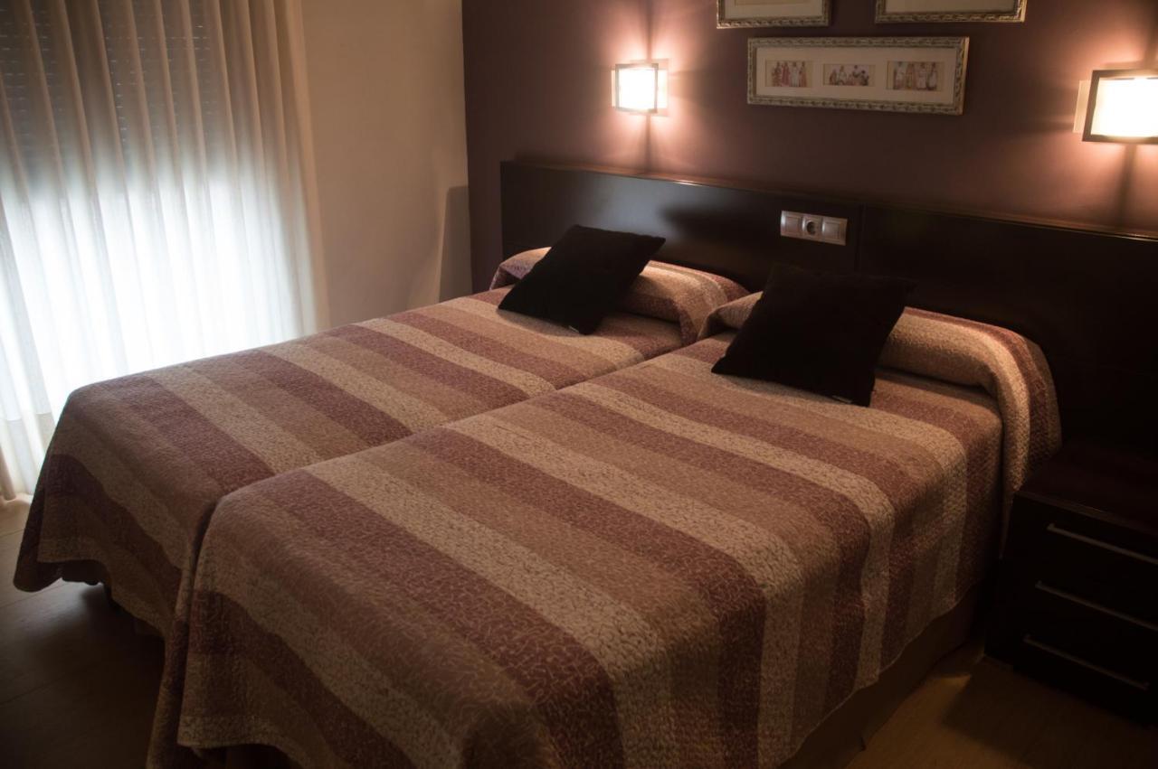 Hostal El Lechuguero カスカンテ エクステリア 写真
