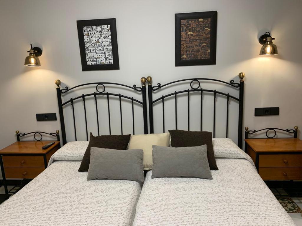 Hostal El Lechuguero カスカンテ エクステリア 写真