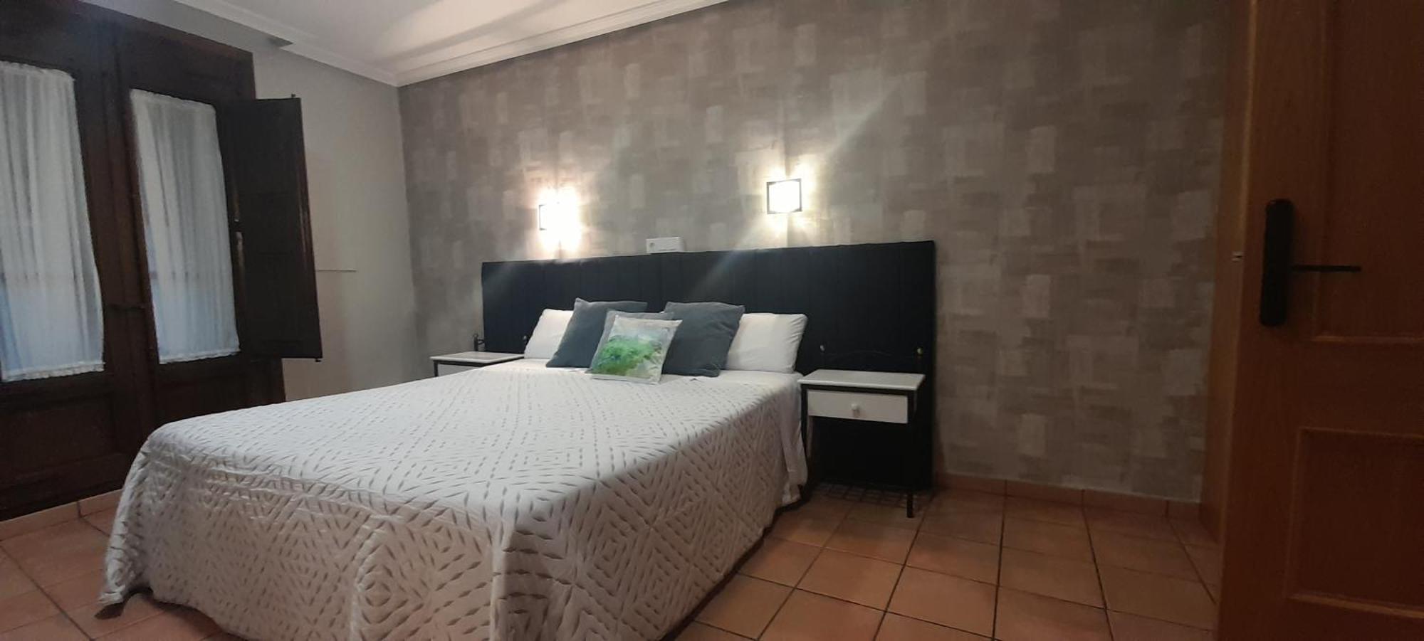 Hostal El Lechuguero カスカンテ エクステリア 写真